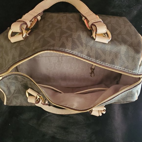 Michael Kors Grayson Handbag and Wristlet - Picture 8 of 9